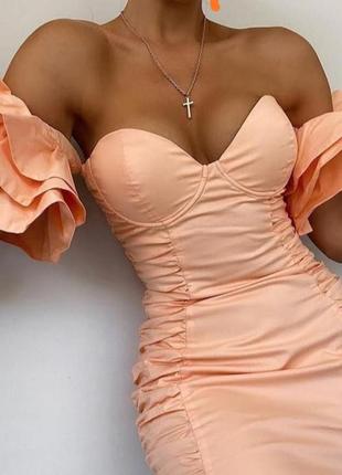 Нежное трендовое корсетное платье с плотной чашкой от бренда oh polly9 фото