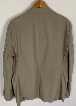Легкий пиджак на две пуговицы uniqlo blazer10 фото