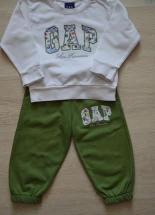 Костюмчик gap