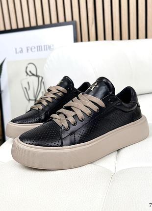 Кросівки, чорні, натуральна шкіра з перфорацією