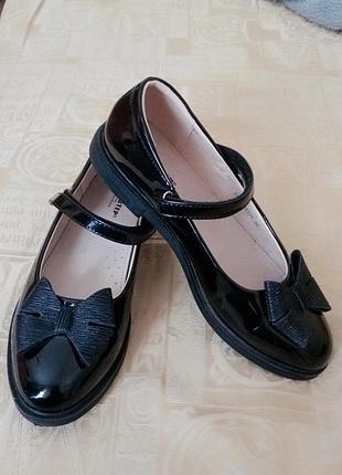 Туфлі з бантиком 36розмір