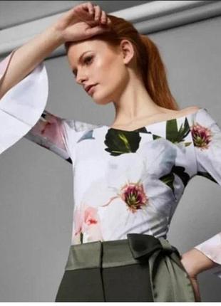 Ted baker топ/блуза з розкльошеними рукавами та квітковим принтом
