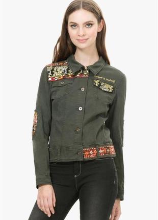 Джинсова куртка кольору хакі з вишивкою , бохо етно desigual