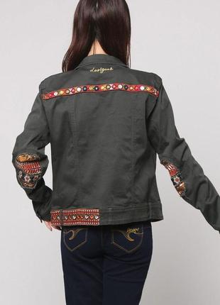 Джинсовая куртка цвета хаки с вышивкой, бохо этно desigual4 фото