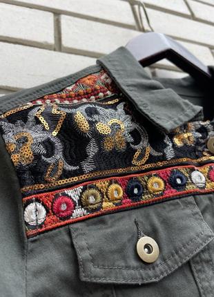 Джинсовая куртка цвета хаки с вышивкой, бохо этно desigual9 фото