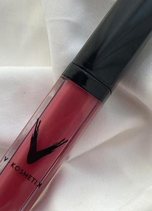 Жидкая матовая помада v kosmetiks creamy liquid velvet lipstick bubbly 6 г