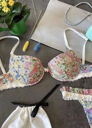 Красивый комплект белья intimissimi из коллекции tulle fiori2 фото