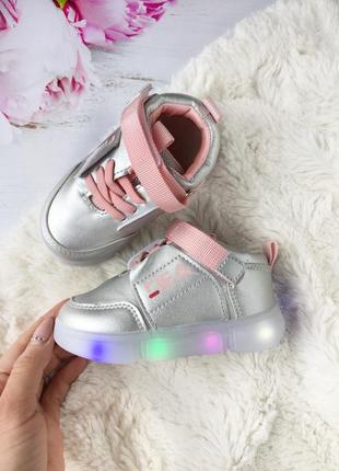 Кросівки на дівчинку