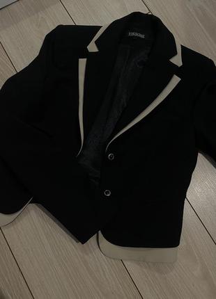 Пиджак черный с бежевыми вставками