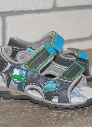 Стильні дитячі сандалії, розміри: 22, 23