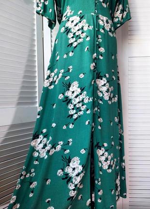 Платье миди длиное на пуговицах под пояс зеленого цвета в цветочный принт8 фото