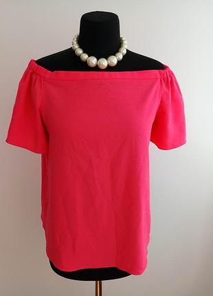 Яскрава, актуальна блузка з приспущеними плечима від george.