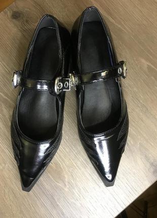 Чорні ретро туфлі з гострим носком2 фото