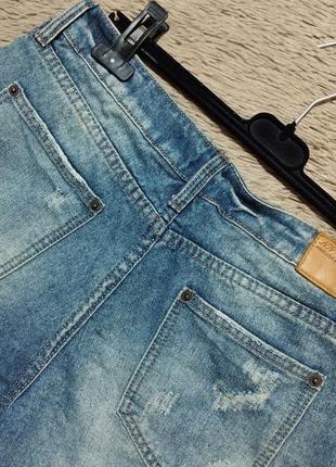 Классные удлиненные рваные джинсовые шорты5 фото