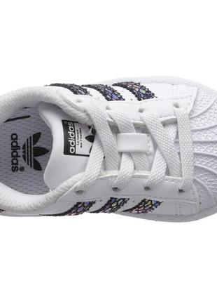 Крутые кроссовки adidas для девочки