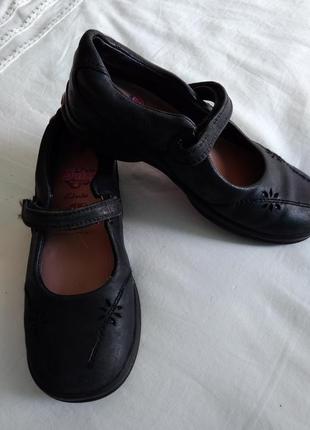 Туфельки для девчули clarks