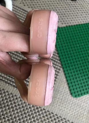 Босоножки шлепки для девочки crocs 4