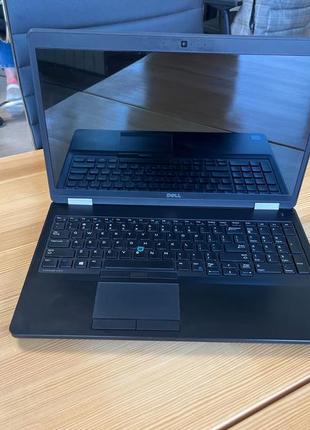 Ноутбук dell 5570