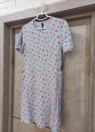 Очень красивое, нежное,фирменное платье,цветочный принт