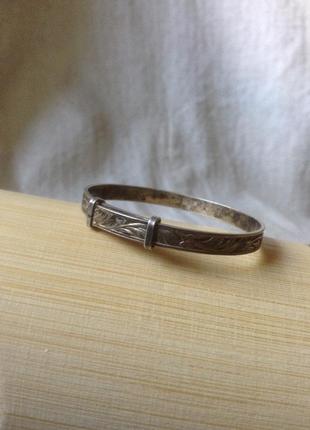 Серебряное кольцо на платок или на руку с малым запястьем.