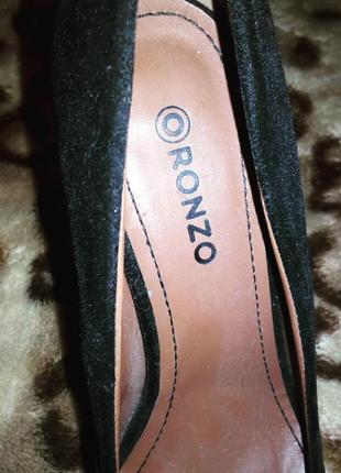 Женские черные замшевые туфли на высоком толстом каблуке2 фото
