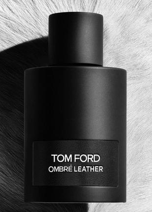 Аромат унісекс у стилі tom ford ombre leather, сухофрукти, шкіра.