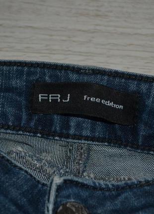 Темно-синие джинсы frj4 фото