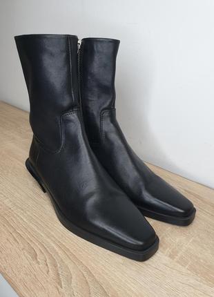 Актуальні шкіряні козаки zara ботильйони черевики на стійких підборах із квадратним...