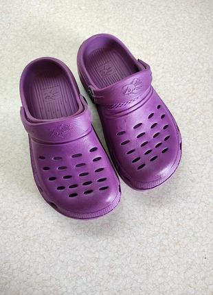 Крокси, аквашузи, шльопанці, взуття