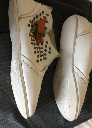 Женские весенние кожаные белые  ботинки  с на плоском ходу стелька 25 см, bueno8 фото