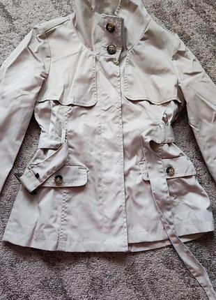 Бежевый пиджак до колен, под горло,фирмы н97, размер s7 фото
