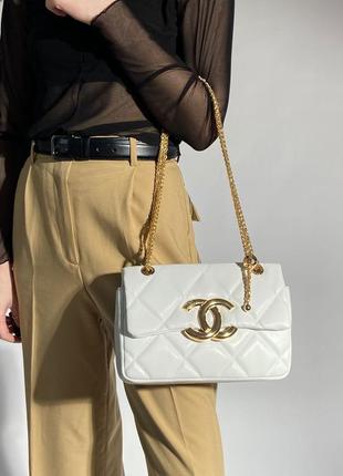 Сумка в стиле chanel big logo white