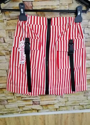 Стремительная мини-юбка в полоску на замке с накладными карманами карго разные цвета и размеры туречи2 фото