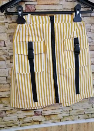 Стремительная мини-юбка в полоску на замке с накладными карманами карго разные цвета и размеры туречи3 фото