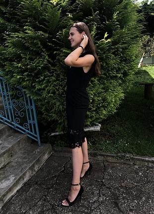 Чорне нарядне строге плаття по фігурі зі змійкою на спині м 42 розмір