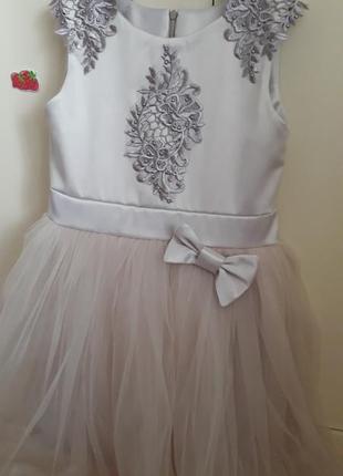 Шикарное нарядное  платье