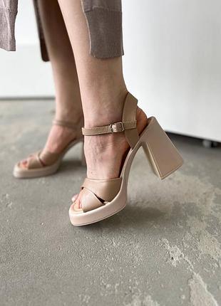 Шкіряні босоніжки на підборах з натуральної шкіри кожаные босоножки на каблуке натуральная кожа