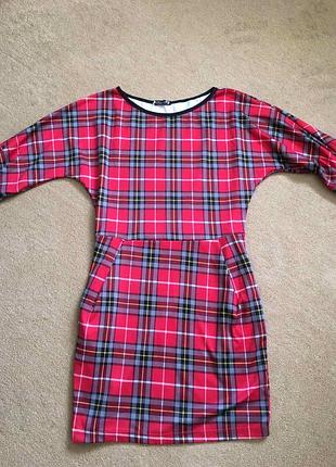 Продам платье в клетку,теплую,идеальное состояние,размер 42-44