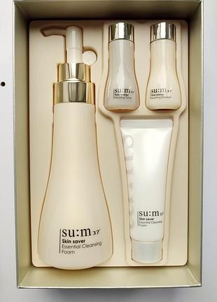 Пенка для умывания класса люкс su:m37 skin saver essential cleansing foam