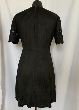 Сукня чорна з замши прикрашена вишитими візерунками, квіткова вишивка4 фото