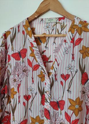 Рубашка большой размер, блуза в цветах и бабочках3 фото