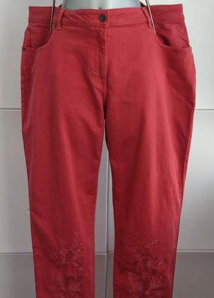 Укорочені джинс next червоного кольору з вишивкою1 фото