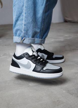 Мужские кроссовки nike air jordan 1 low grey white black мужественный найк джордан 1 красавное беженое кожуша ряд кроссовки air jordan retro 18 фото