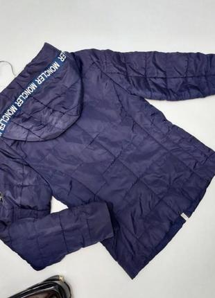 Женская синяя демисезонная приталенная куртка спортивного стиля с капюшоном и карманами от бренда lenoks4 фото