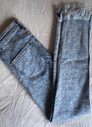 Стильные джинсы zara с бахромой рваные5 фото