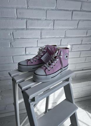 Высокие розовые кеды converse