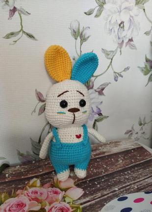Вязаный зайчик украинский из полухлопка3 фото