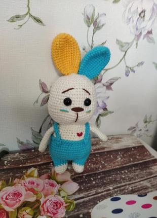Вязаный зайчик украинский из полухлопка2 фото