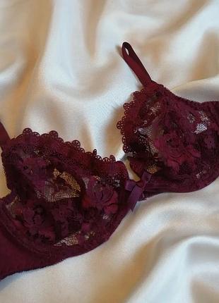 Кружевной бюстгальтер