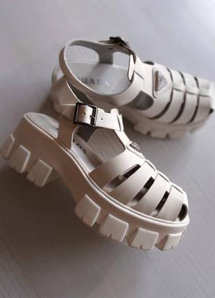 Босоніжки сандалі в стилі prada шкіра
